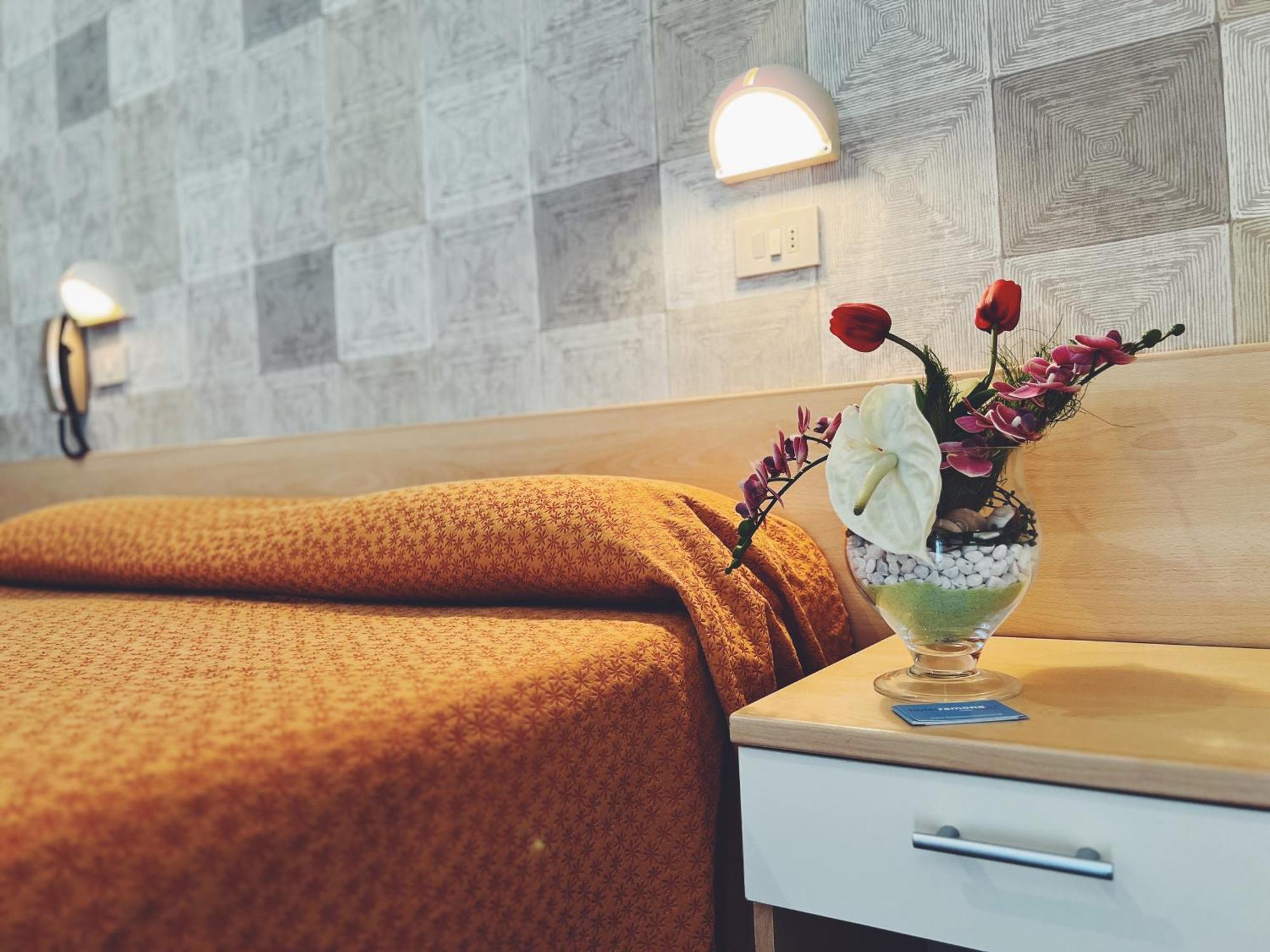 Hotel Ramona Римини Экстерьер фото
