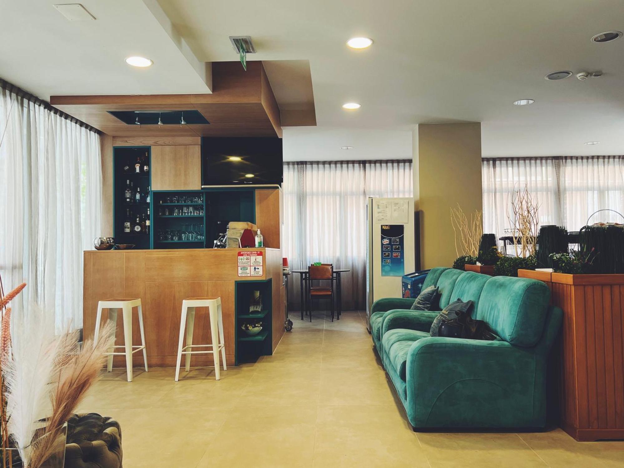 Hotel Ramona Римини Экстерьер фото
